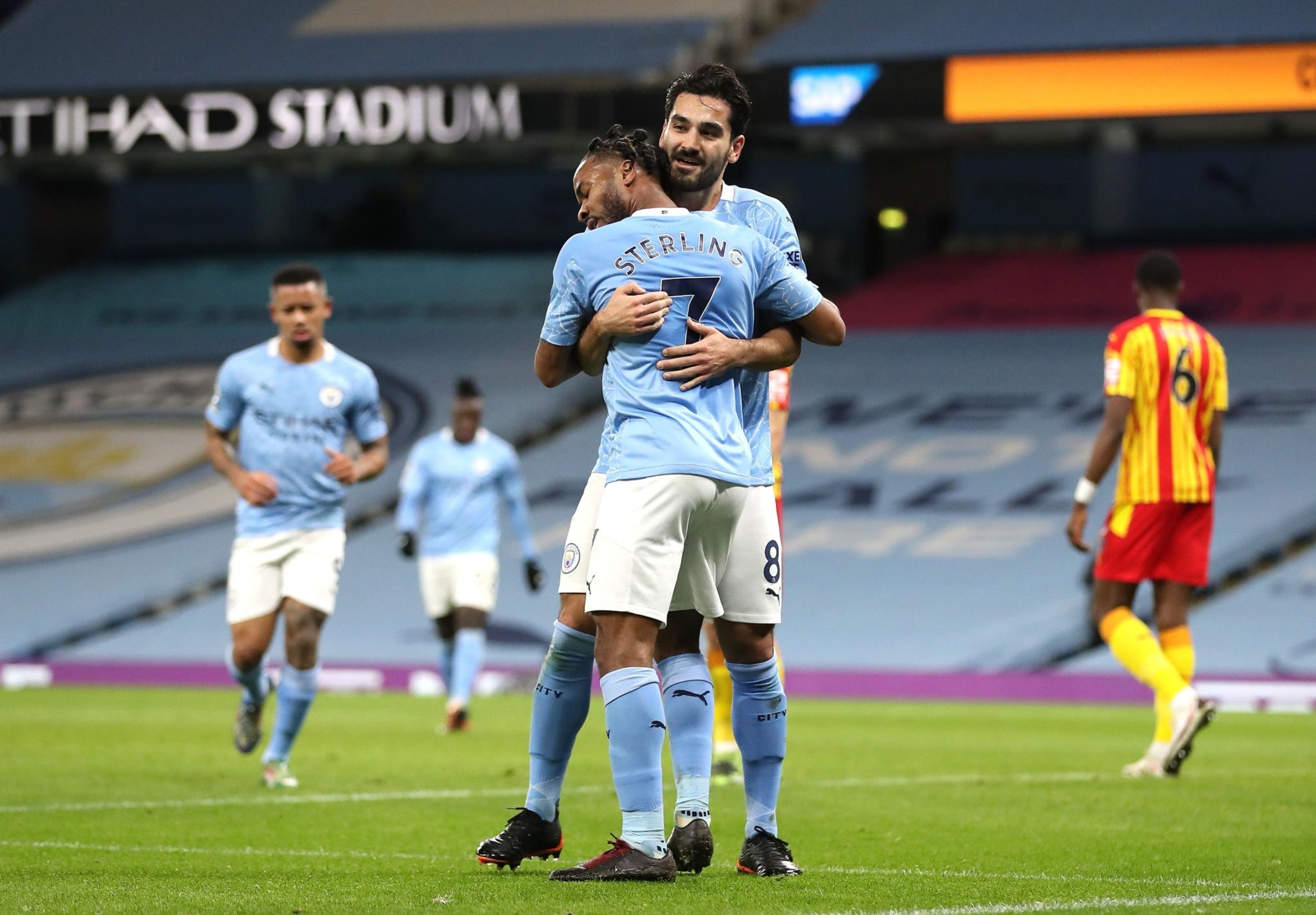 这位年轻的 这位年轻的