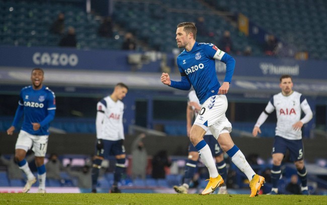 同时在进攻 同时在进攻